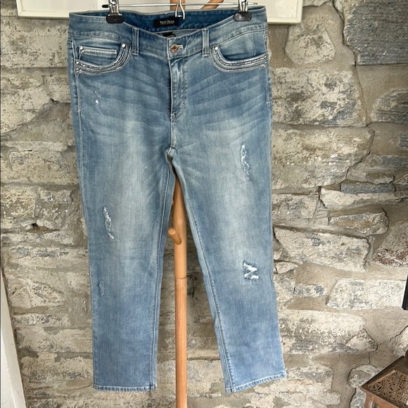 Distressed Jeans with bling - Picture 1 of 9